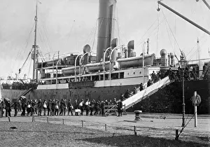 Demographics: Emigrants boarding, 1902