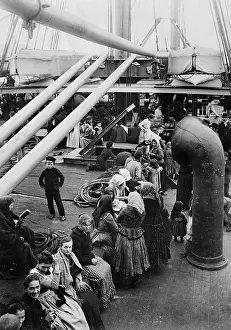 Knit: Emigrants on the deck of the passenger ship Vaterland, 190