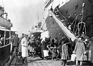 Emigrant: Emigration of German settlers from Russia to the West