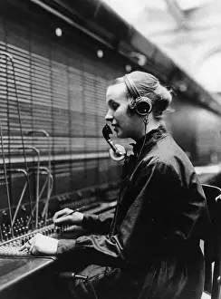 Telecommunication: Employee at the telephone exchange, 1925