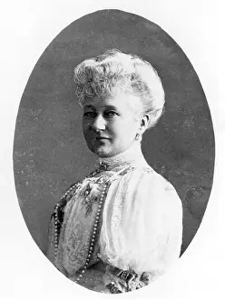 Viktoria: Empress Augusta Victoria, 1908
