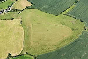 Tiptoe: Enclosed settlement earthwork on Robin a Tiptoe