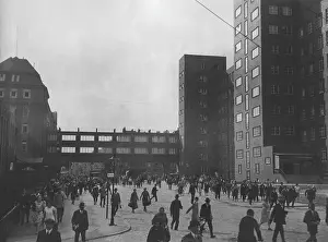 Siemens: End of the working day in the Werner-factory, 30s