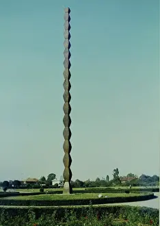 Dezember: The Endless Column of Romanian-French sculptor