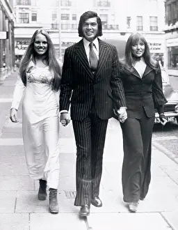 Humperdinck: Engelbert Humperdinck with Young Generation dancers