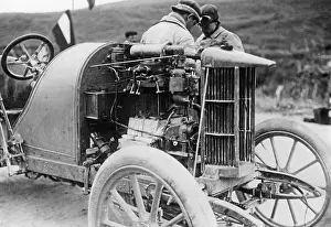 Motorcar: Engine of a racing car at the Targa Florio race, 1909