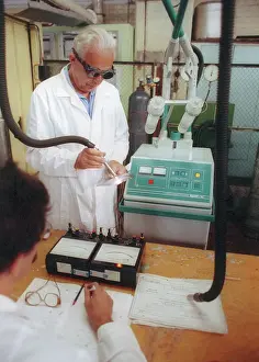 Kaliningrad: Engineer Mosalev tests ?Fakel? plasma surgical unit, 1991