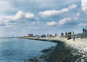 Whichcolourisedpic: ENGLAND/CANVEY ISLAND