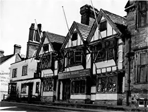Licenced: ENGLAND/EAST GRINSTEAD