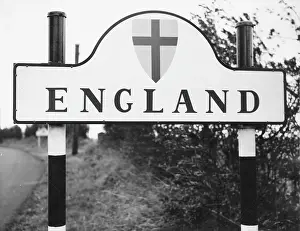 Signposts: ENGLAND SIGN POST