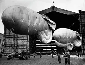 Hangar: English barrage balloons, 1939
