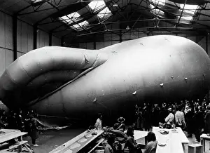 Armaments: English barrage balloons, 1939