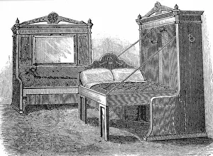 Folding: Engraving depicting a folding bed