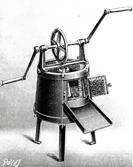 Potato: An engraving depicting a potato peeling machine