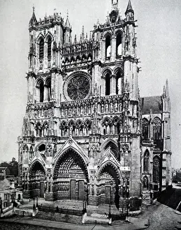 Amiens: An engraving depicting the west facade of Amiens Cathedral