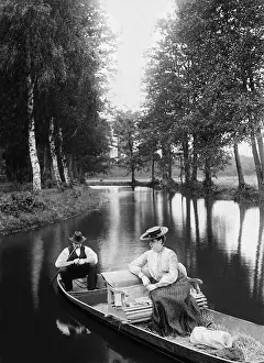 Spreewald: These two enjoy the summer during a boat trip on the