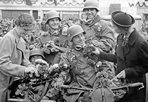 Enthusiastic: Enthusiastic population after the occupation