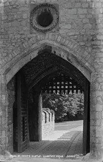 Vale: Entrance to St. Donat's Castle