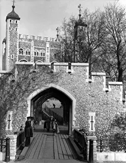 Watchman: Entrance to Tower of London