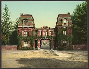 Vassar: The entrance, Vassar College