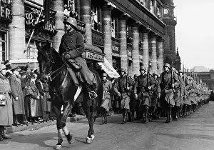Partly: Entry of German soldiers into Cologne, 1936