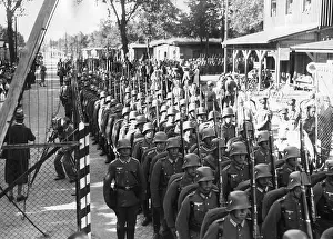 Gewehr: Entry of the Infantry Regiment Doberitz in Neustrelitz