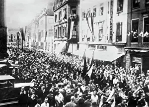 Cheers: Entry of policemen in Mainz, around 1930