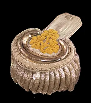 1901 10: Epaulette, c1901-10