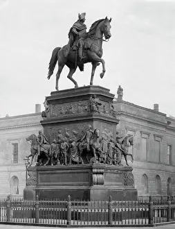 Rauch: Equestrian statue of Frederick II the Great in Berlin 1900