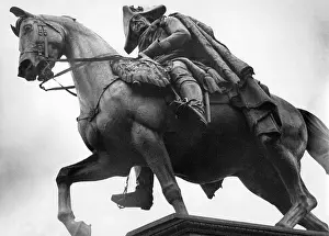 Rauch: Equestrian statue of Frederick II the Great in Berlin 1900