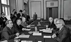 Honecker: Erich Honecker visits Moscow