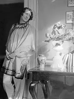Besides: Erna Morena, 1928