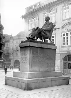 Pomnik: Ernest Denise Memorial, Prague