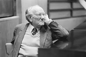 Schuster: Ernest Dichter