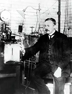 Cvpl: ERNEST RUTHERFORD-Scientist (early 1920's). ?
