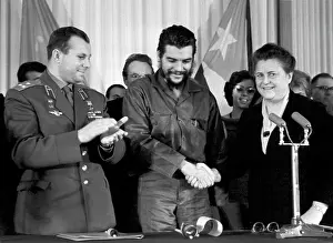Popova: Ernesto Che Guevara visits USSR