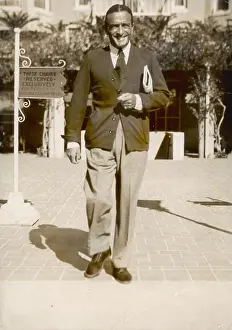 ERNST DRYDEN WALKING