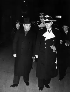 Weizsaecker: Ernst Freiherr V Weizsaecker