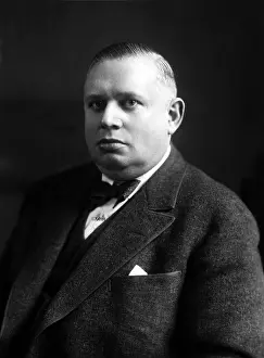 Correll: Ernst-Hugo Correll