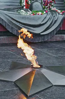 Eternal: Eternal flame at the Tomb of the Unknown Soldier
