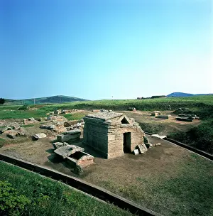 Fondazione Alinari Per La Fotografia: The Etruscan Necropolis of Populonia