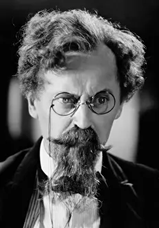 Engels: Eugen Rex in Das Millionentestament, 1932