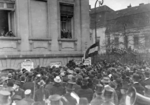 Schiffer: Eugen Schiffer speaks to the crowd, 1919