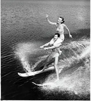 Duos: EV1302 - WATER SKIERS. ?