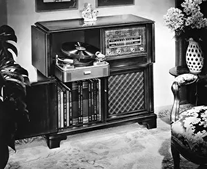 Vinyl: EV1897 - Philco Radio phonograph with AM ?