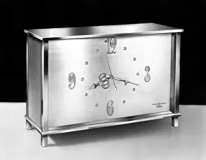 Rescans: EV1900 - Desk clock, circa 1950s. ?