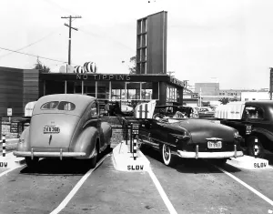 Rescans: EV1917 - Drive-in restaurant The Track, ?