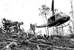 101st: EV1941 - Troops of the 101st Airborne Division ?