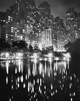 Gleaming: EV2100 - CENTRAL PARK SOUTH, N.Y.C.. ?