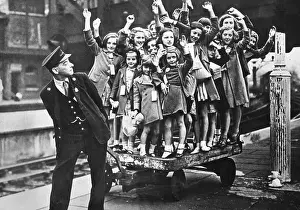 Baggage: Evacuation of children in England during Second World Wo